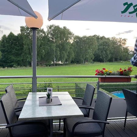 Hotel Und Restaurant Zum Bunten Hirsch Mirow Exterior photo