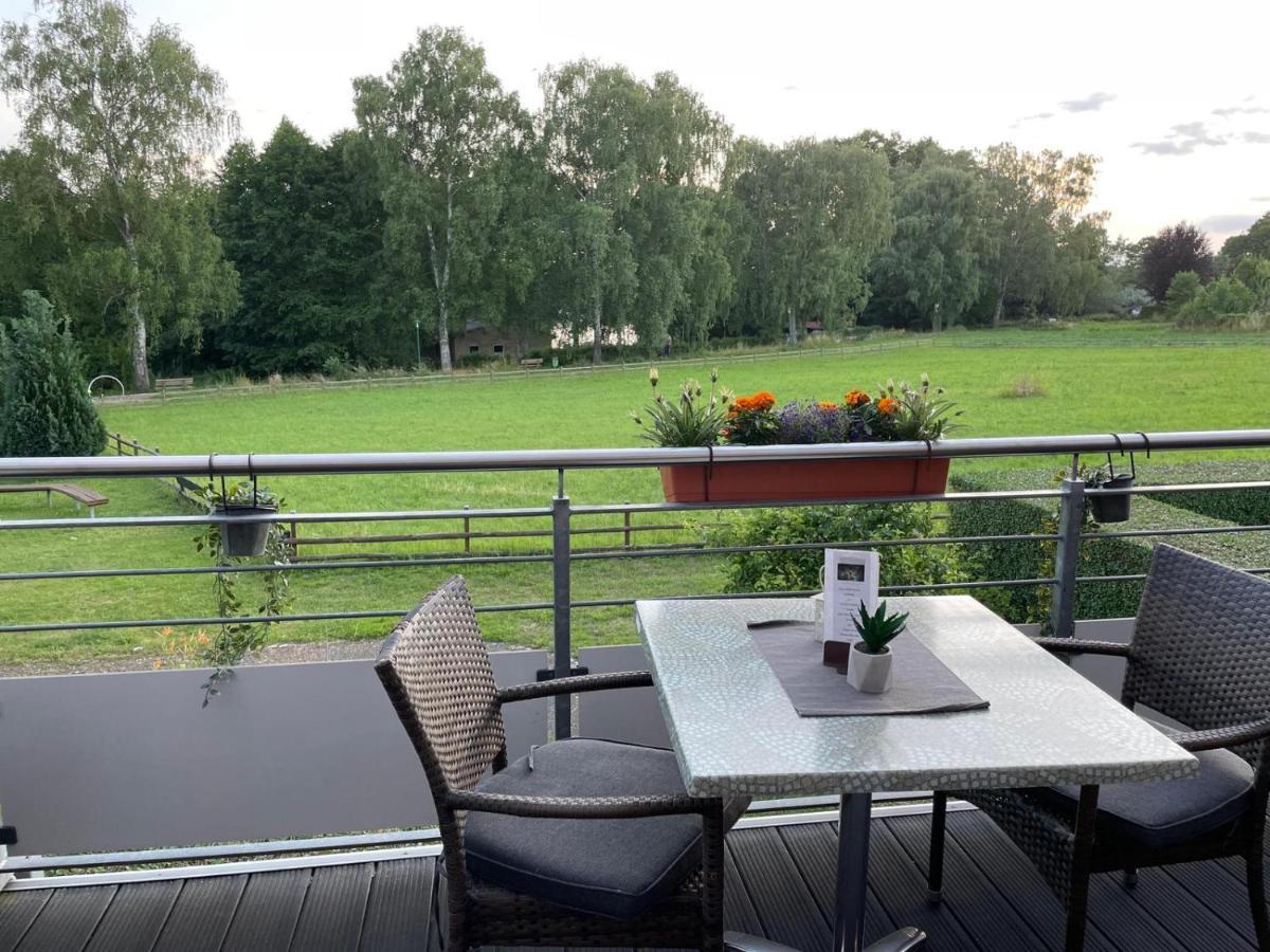 Hotel Und Restaurant Zum Bunten Hirsch Mirow Exterior photo
